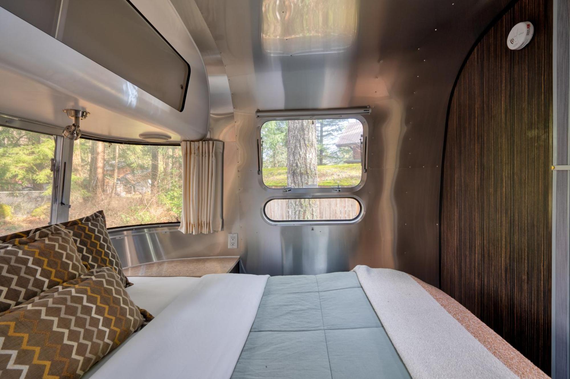 Вілла Mt Hood Log Cabin! Fresh Remodel With Airstream 2 Mount Hood Village Екстер'єр фото